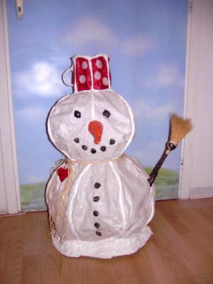 "Lamp snowman" by Sandra Spiridonov